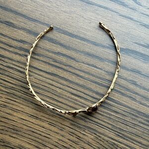 Gold Twisted necklace